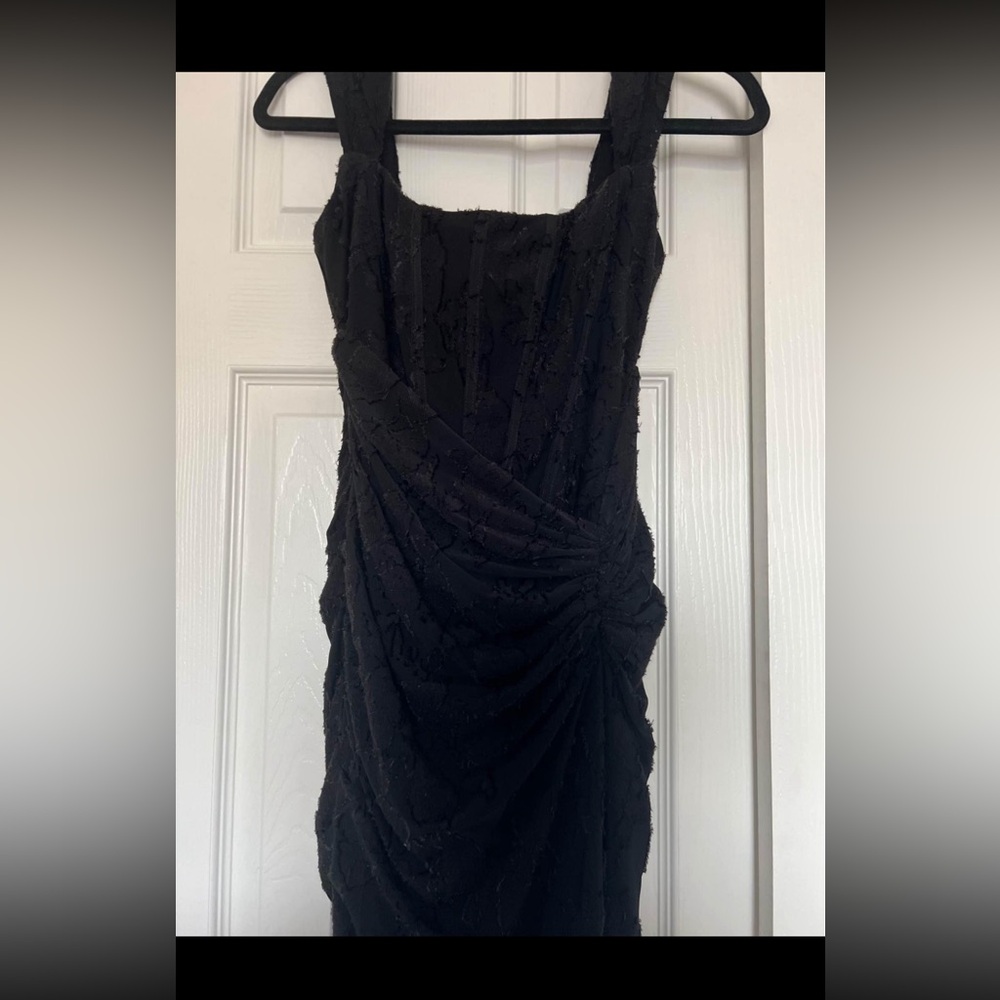 Black formal dress - Picture 4 of 4